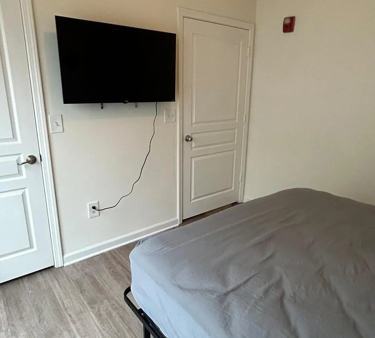 Apartment 1Br With Queen Bed And Recliner Couch Free Parking Charlotte