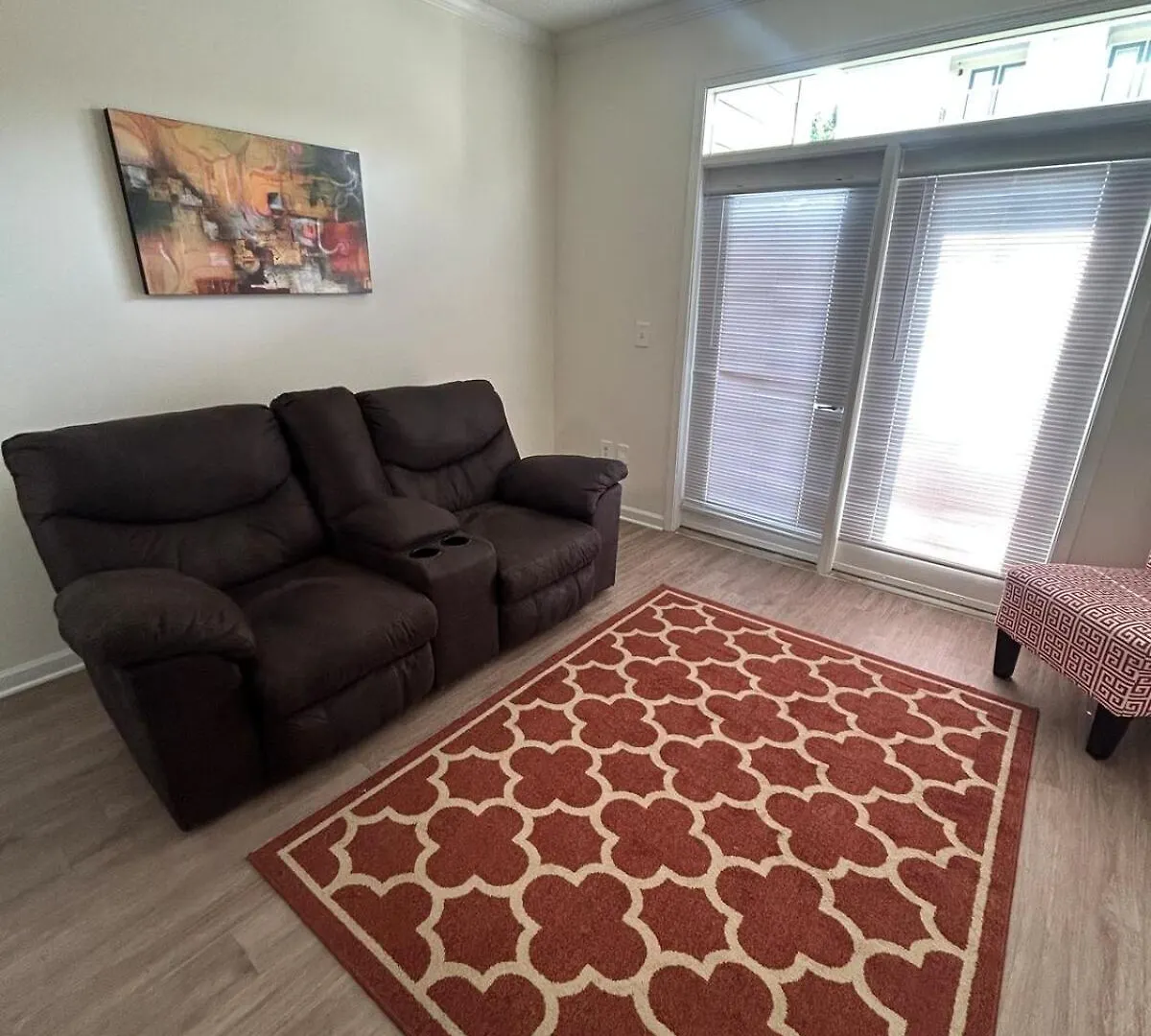 1Br With Queen Bed And Recliner Couch Free Parking Charlotte